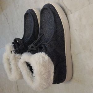 Makalu boots.
